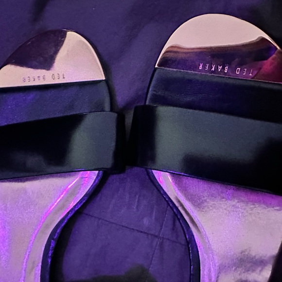 Ted Baker black sandals size EU 36 US size 6 
Ted Baker London - Picture 1 of 16